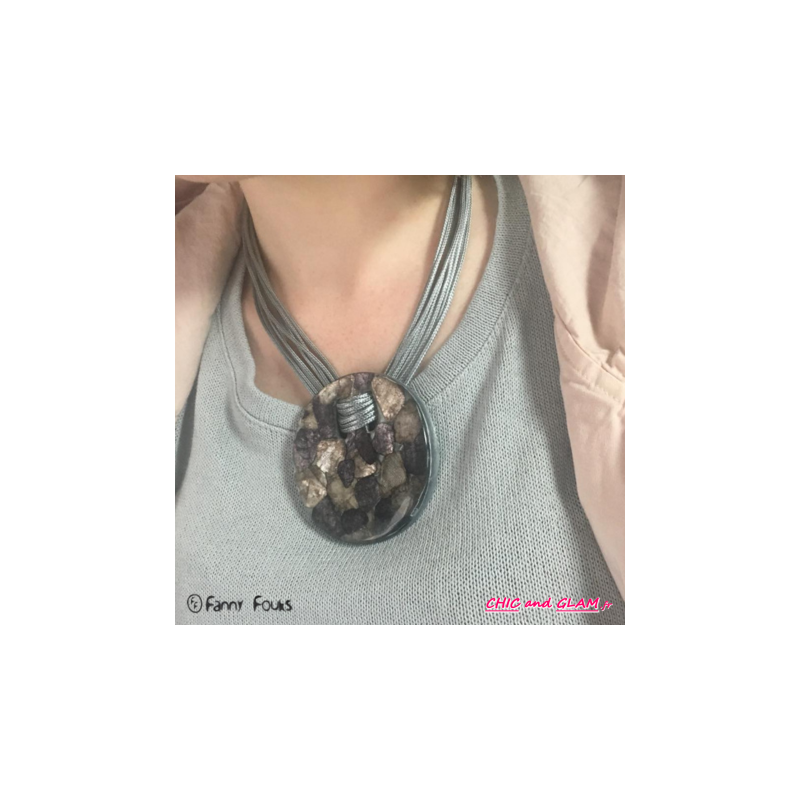 Collier multi fils médaille résine Fanny Fouks