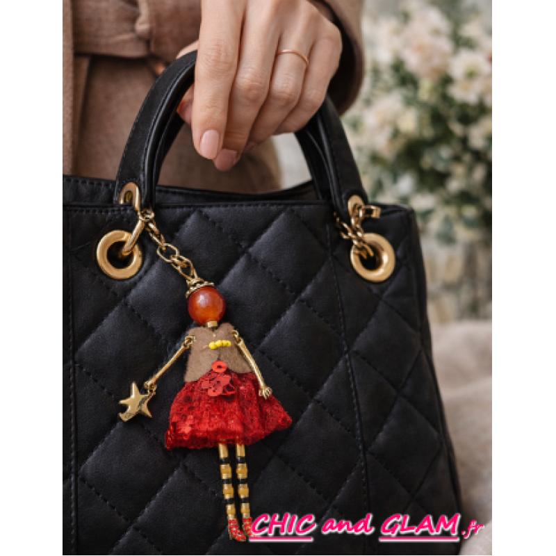 Porte-clés / bijou de sac poupée rouge & étoile dorée