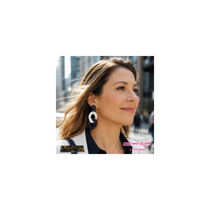 B.O mailles clip ton marine et blanc Francine Bramli . B.O mailles clip ton marine et blanc Francine Bramli .