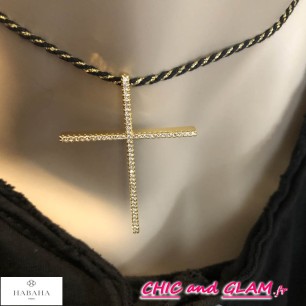 Collier croix strass cordon tressé noir